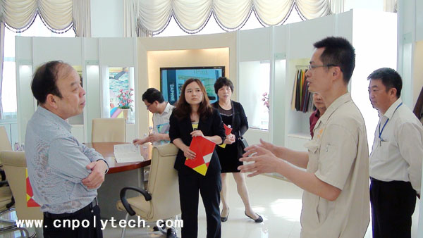 福建省總工會副主席江孝善關(guān)心寶利特工會成長，福州市江陰工業(yè)集中區(qū)管委會詹金瑞副主任、林秉梁處長、福清市總工會黨組書記、常務(wù)副主席俞章龍陪同考察。